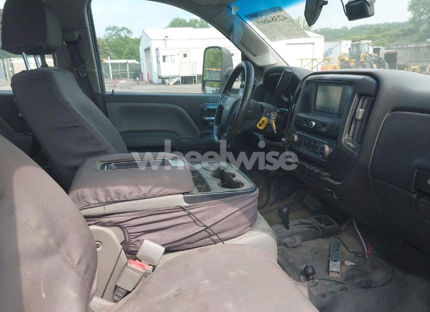 Photo 5 of 2019 Chevrolet Silverado 2500HD WT (VIN 2GC2KREG9K1156896)