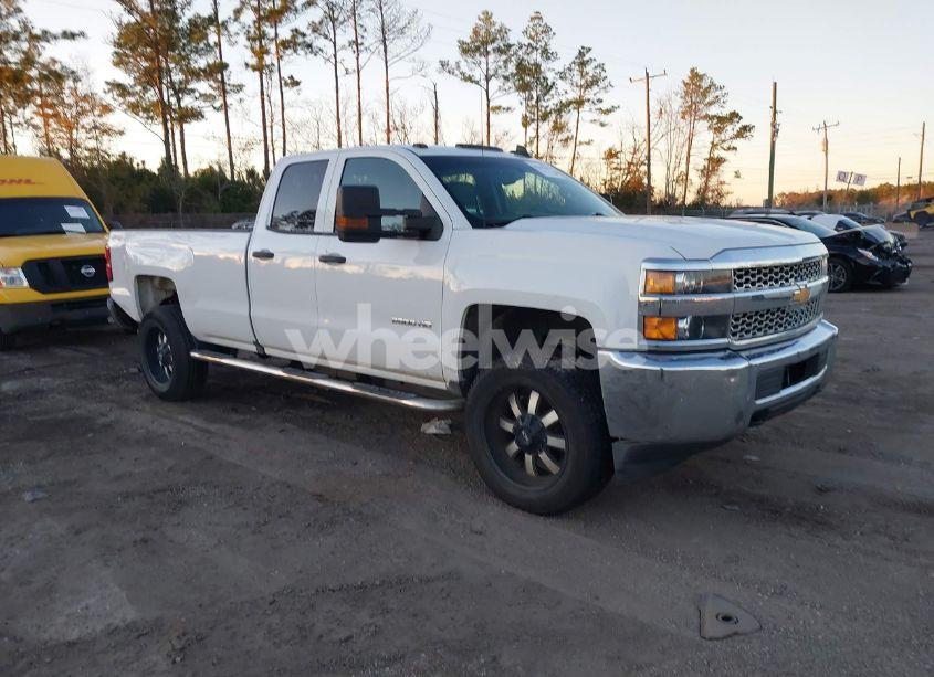 2019 Chevrolet Silverado 2500HD WT (VIN 2GC2KREGXK1138911) main photo