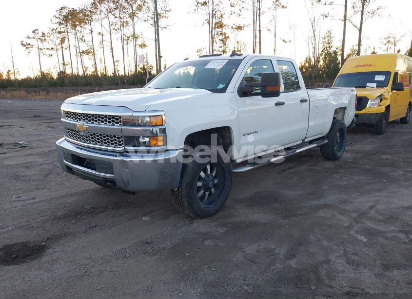 Photo 2 of 2019 Chevrolet Silverado 2500HD WT (VIN 2GC2KREGXK1138911)