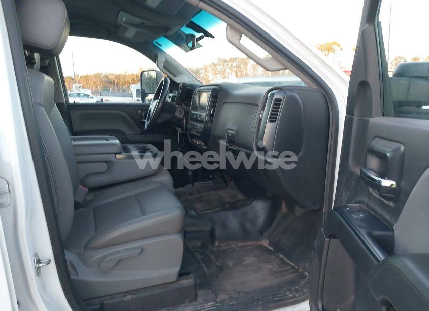 Photo 5 of 2019 Chevrolet Silverado 2500HD WT (VIN 2GC2KREGXK1138911)