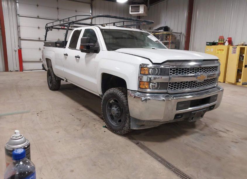 2019 Chevrolet Silverado 2500HD WT (VIN 2GC2KREGXK1151450) main photo
