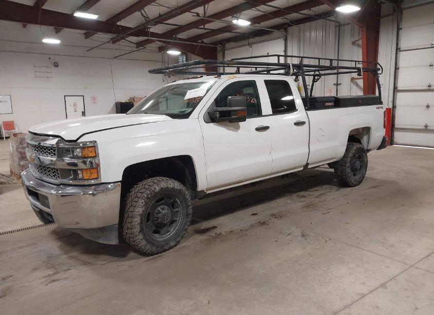 Photo 2 of 2019 Chevrolet Silverado 2500HD WT (VIN 2GC2KREGXK1151450)