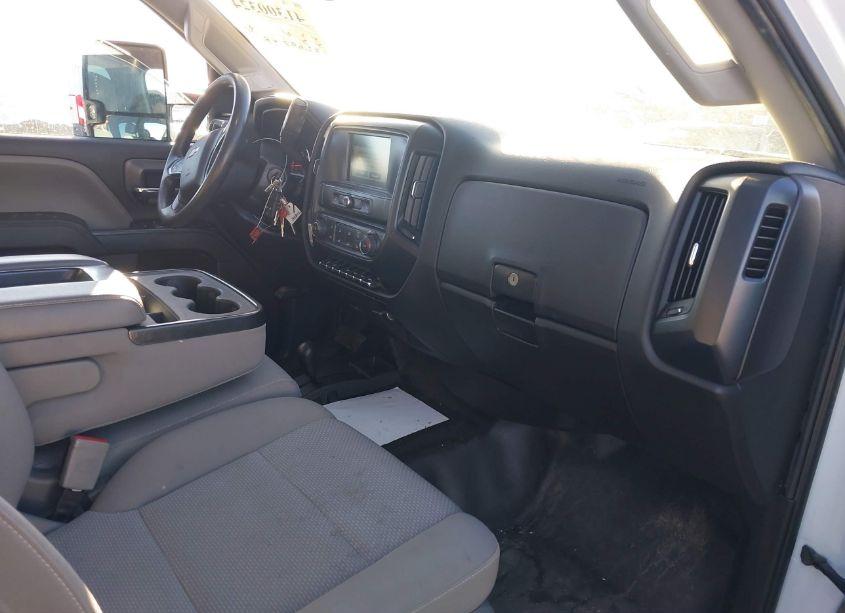 Photo 5 of 2019 Chevrolet Silverado 2500HD WT (VIN 2GC2KREGXK1151450)