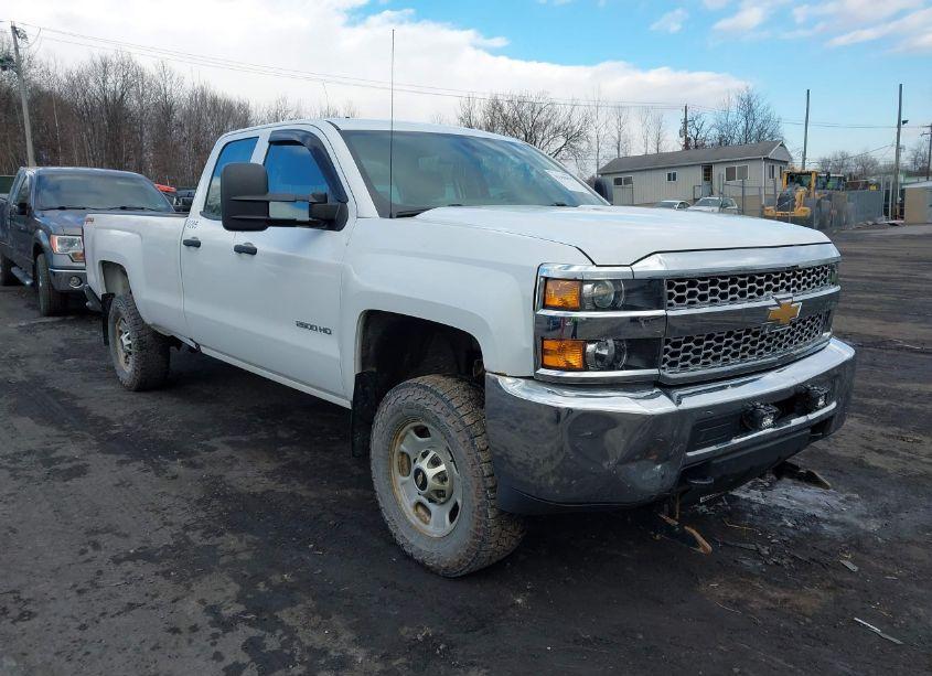2019 Chevrolet Silverado 2500HD WT (VIN 2GC2KREGXK1226079) main photo