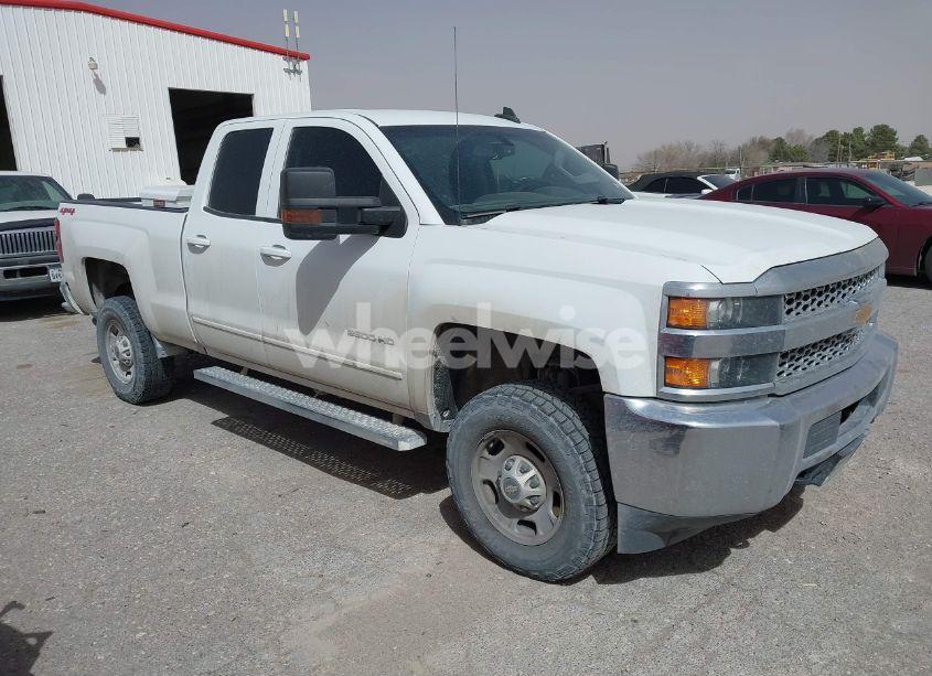 2019 Chevrolet Silverado 2500HD LT (VIN 2GC2KSEG0K1159905) main photo