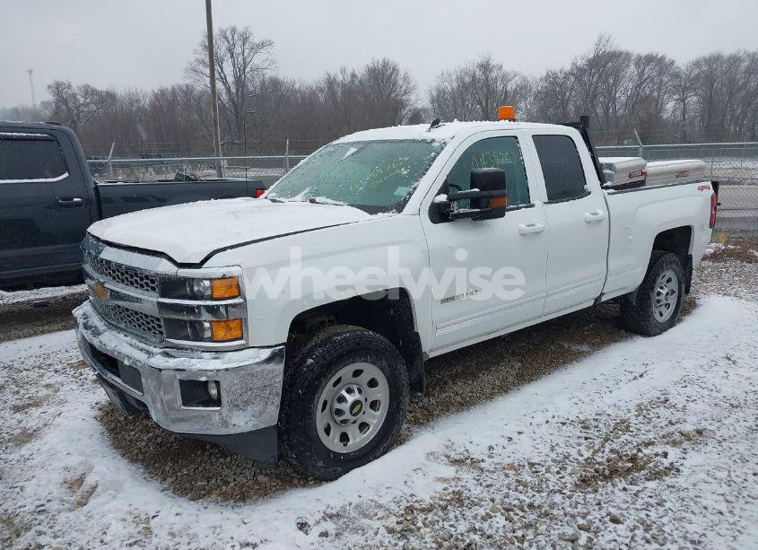 Photo 2 of 2019 Chevrolet Silverado 2500HD LT (VIN 2GC2KSEG6K1165191)