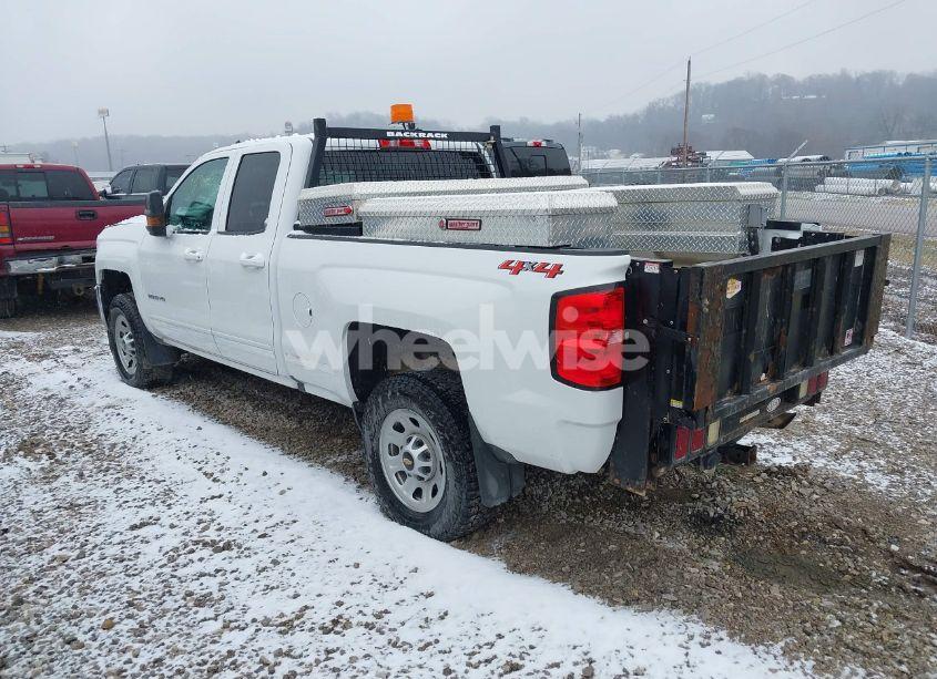 Photo 3 of 2019 Chevrolet Silverado 2500HD LT (VIN 2GC2KSEG6K1165191)