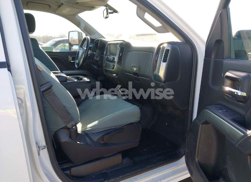 Photo 5 of 2019 Chevrolet Silverado 2500HD LT (VIN 2GC2KSEG6K1165191)