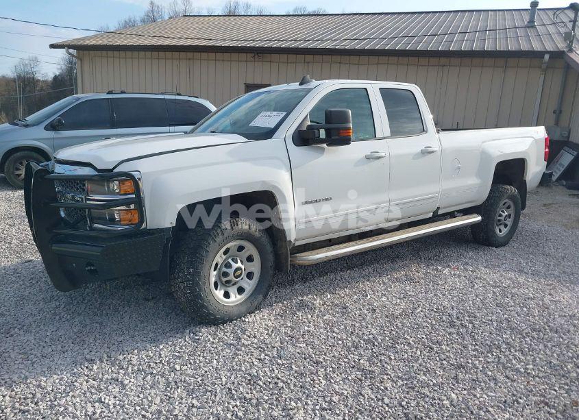 Photo 2 of 2019 Chevrolet Silverado 2500HD LT (VIN 2GC2KSEG8K1170103)