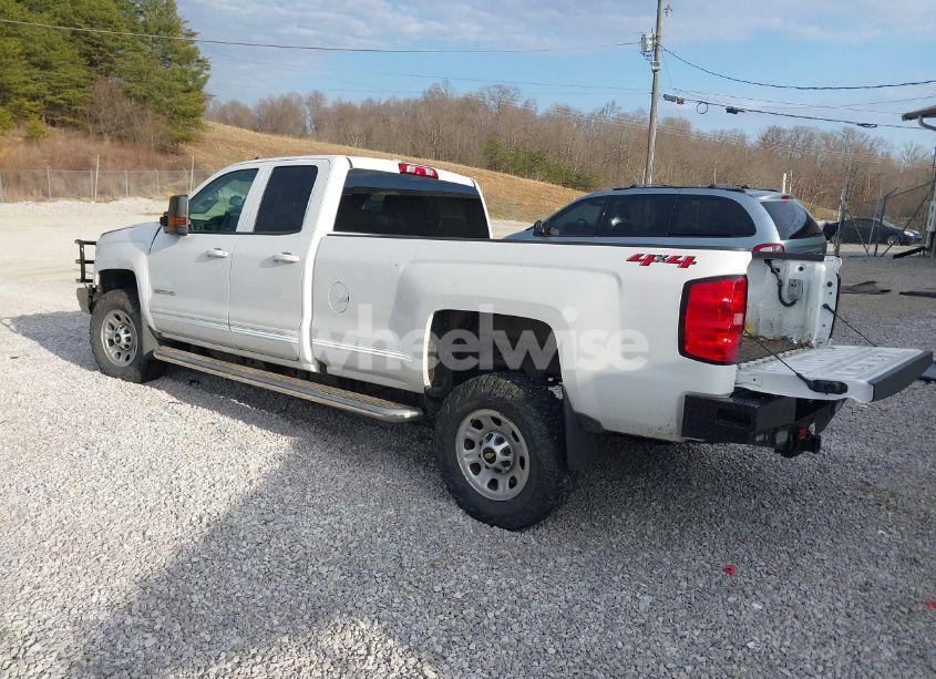 Photo 3 of 2019 Chevrolet Silverado 2500HD LT (VIN 2GC2KSEG8K1170103)