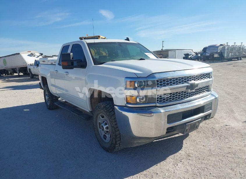 2019 Chevrolet Silverado 2500HD LT (VIN 2GC2KSEGXK1209967) main photo
