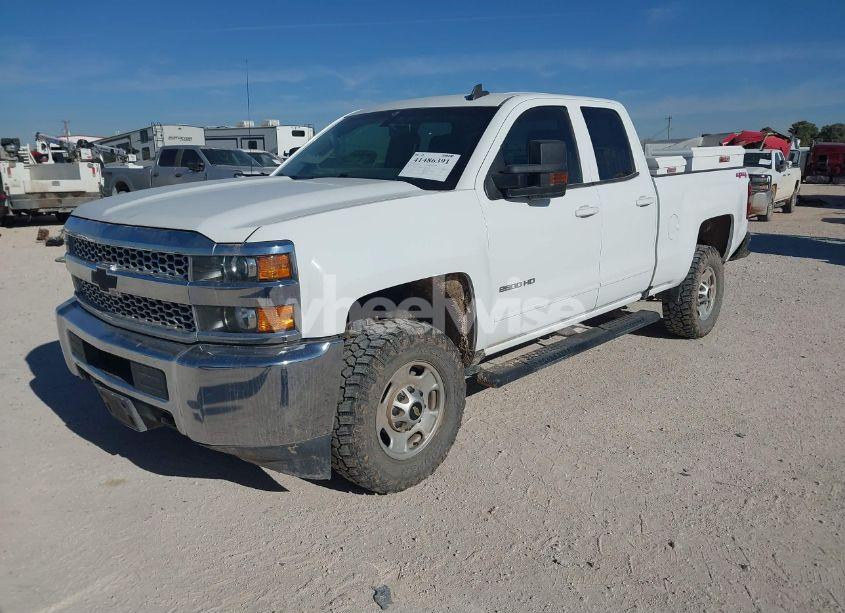 Photo 2 of 2019 Chevrolet Silverado 2500HD LT (VIN 2GC2KSEGXK1209967)