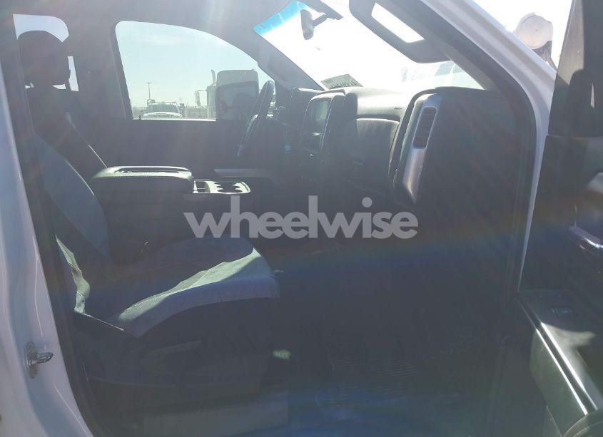 Photo 5 of 2019 Chevrolet Silverado 2500HD LT (VIN 2GC2KSEGXK1209967)