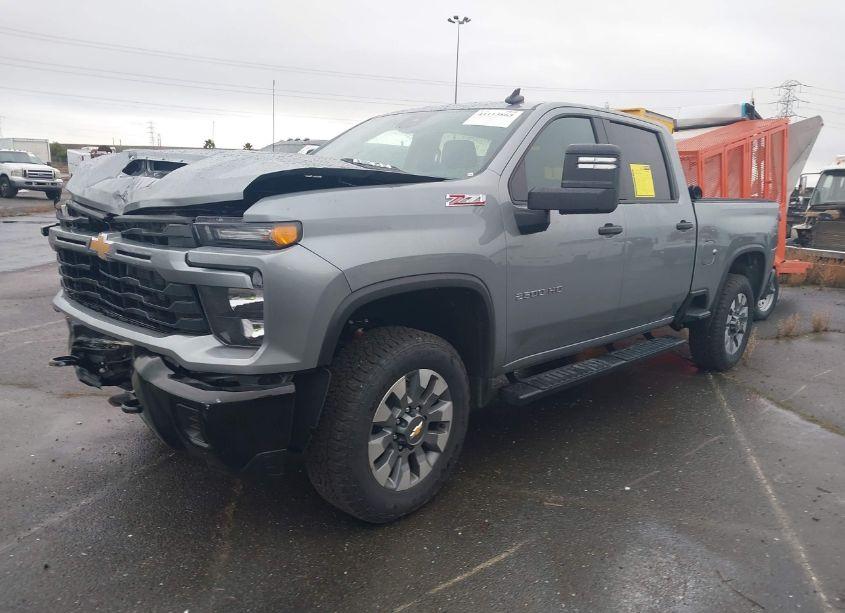 Photo 2 of 2025 Chevrolet Silverado 2500HD 4WD STANDARD BED CUSTOM (VIN 2GC4KME76S1120112)