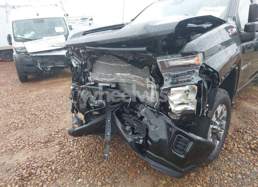 Photo 11 of 2025 Chevrolet Silverado 2500HD 4WD STANDARD BED CUSTOM (VIN 2GC4KMEY3S1123350)