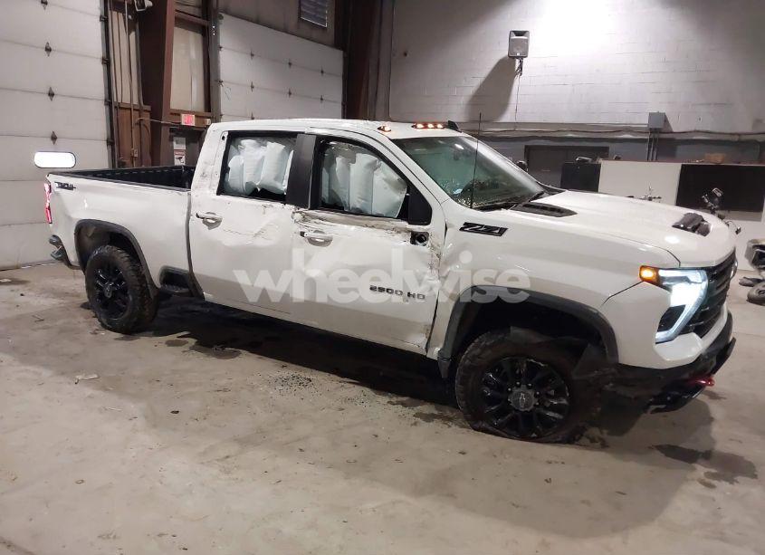 2025 Chevrolet Silverado 2500HD 4WD STANDARD BED LT (VIN 2GC4KNE72S1137446) main photo
