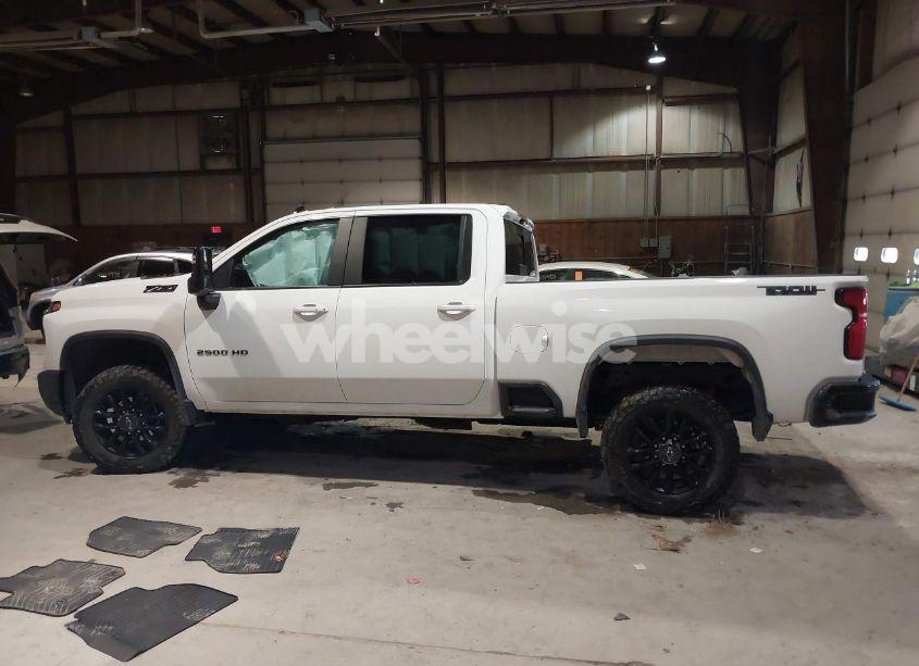 Photo 14 of 2025 Chevrolet Silverado 2500HD 4WD STANDARD BED LT (VIN 2GC4KNE72S1137446)