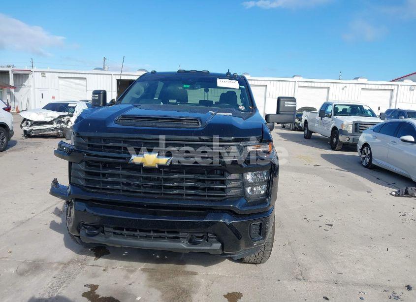 Photo 12 of 2024 Chevrolet Silverado 2500HD 4WD STANDARD BED CUSTOM (VIN 2GC4YME72R1210317)