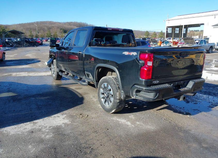 Photo 3 of 2022 Chevrolet Silverado 2500HD 4WD STANDARD BED CUSTOM (VIN 2GC4YME76N1218687)