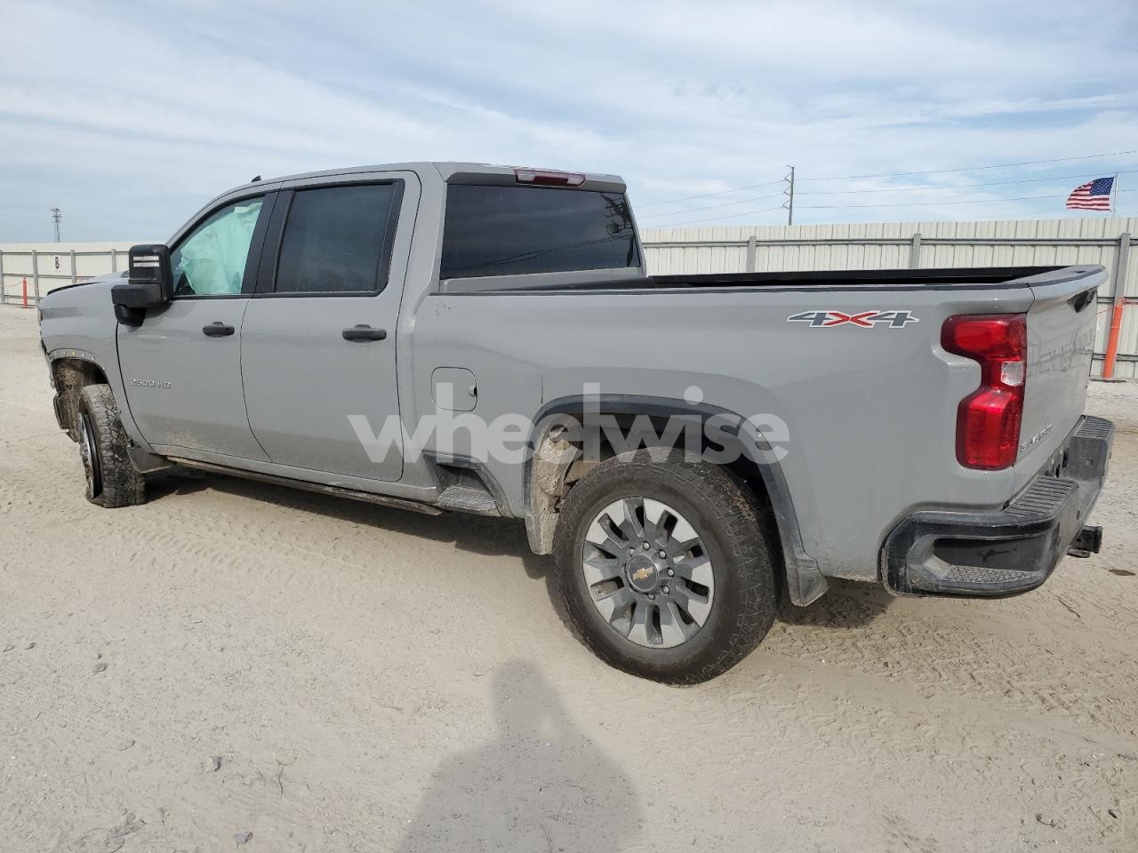 Photo 2 of 2024 CHEVROLET SILVERADO K2500 CUSTOM (VIN 2GC4YMEY2R1251796)