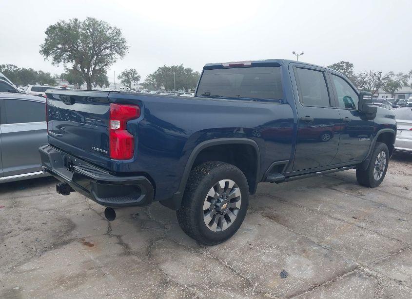 Photo 3 of 2022 Chevrolet Silverado 2500HD 4WD STANDARD BED CUSTOM (VIN 2GC4YMEY4N1244102)
