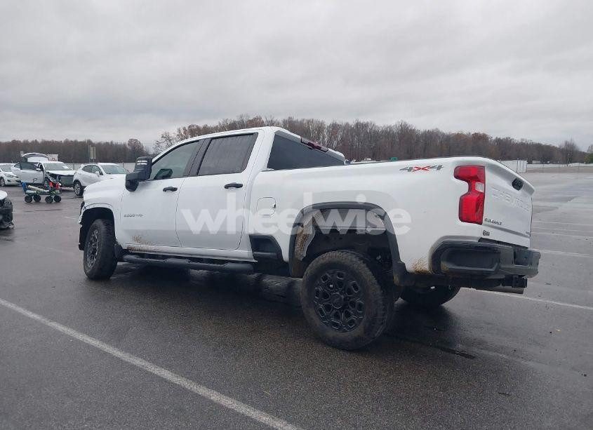 Photo 3 of 2024 Chevrolet Silverado 2500HD (VIN 2GC4YMEY5R1184451)