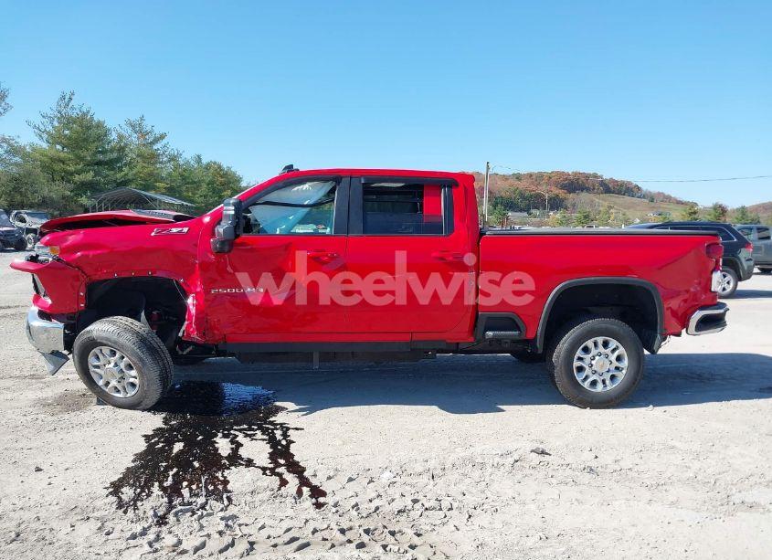Photo 14 of 2024 Chevrolet Silverado 2500HD 4WD STANDARD BED LT (VIN 2GC4YNE70R1127944)