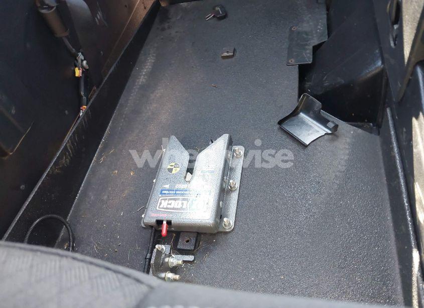 Photo 18 of 2024 Chevrolet Silverado 2500HD 4WD STANDARD BED LT (VIN 2GC4YNE70R1127944)