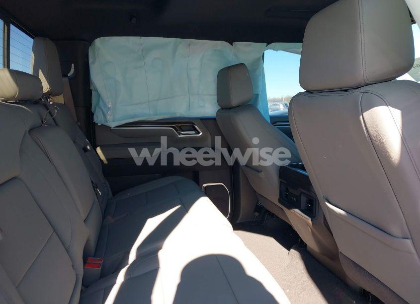 Photo 8 of 2024 Chevrolet Silverado 2500HD 4WD STANDARD BED LT (VIN 2GC4YNE71R1261300)