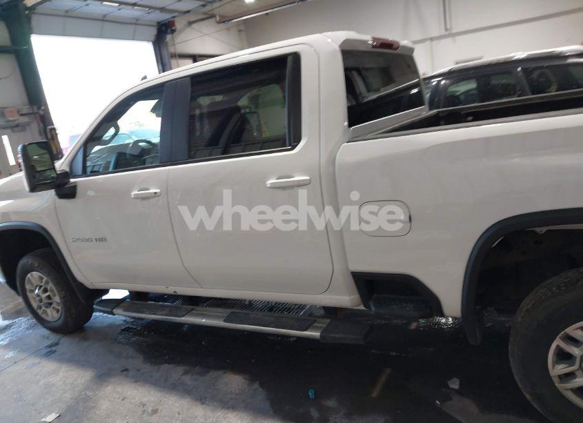 Photo 14 of 2024 Chevrolet Silverado 2500HD 4WD STANDARD BED LT (VIN 2GC4YNE75R1193700)