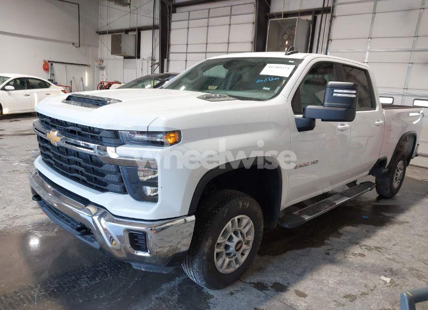 Photo 2 of 2024 Chevrolet Silverado 2500HD 4WD STANDARD BED LT (VIN 2GC4YNE75R1193700)