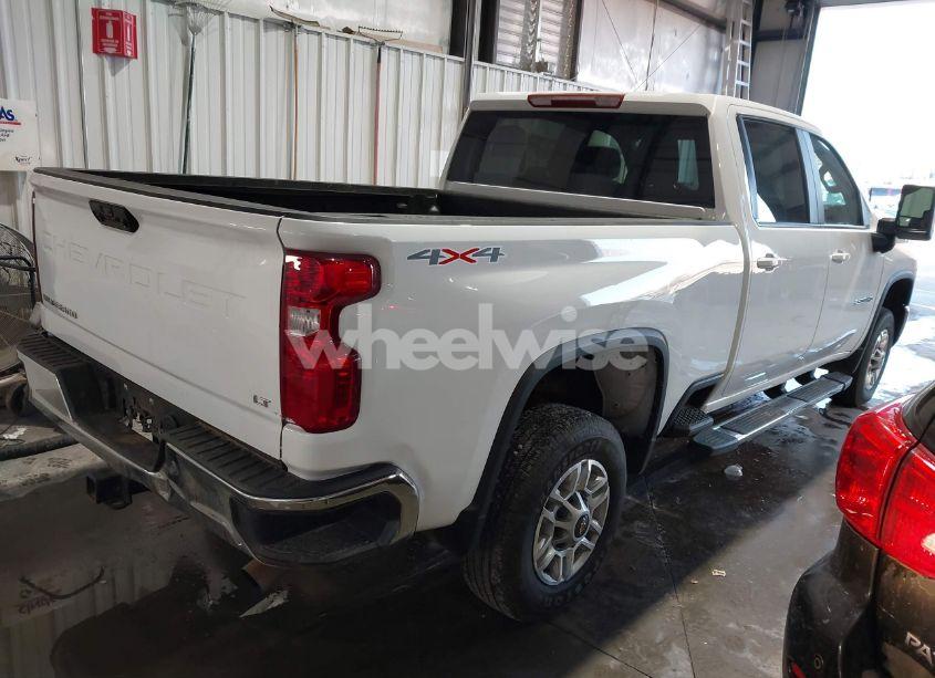 Photo 4 of 2024 Chevrolet Silverado 2500HD 4WD STANDARD BED LT (VIN 2GC4YNE75R1193700)