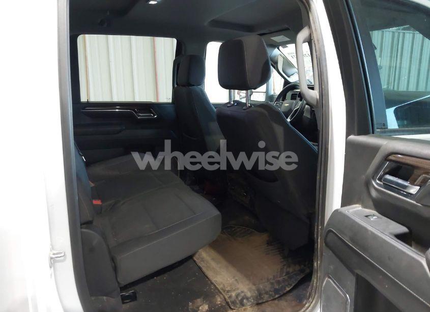 Photo 6 of 2024 Chevrolet Silverado 2500HD 4WD STANDARD BED LT (VIN 2GC4YNE75R1193700)
