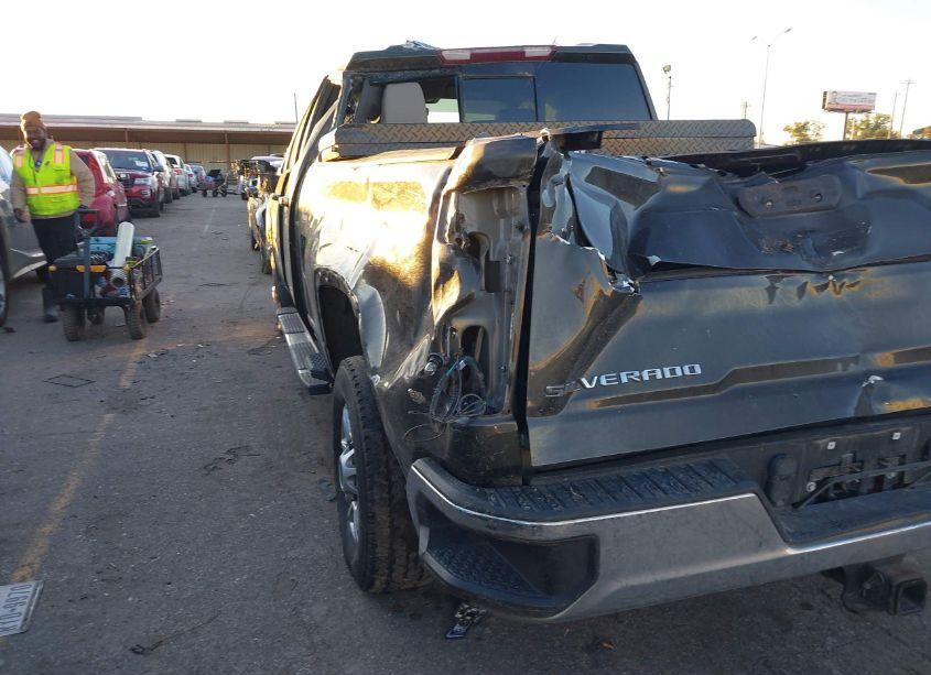 Photo 3 of 2022 Chevrolet Silverado 2500HD 4WD STANDARD BED LT (VIN 2GC4YNE76N1220767)