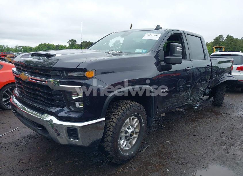 Photo 11 of 2024 Chevrolet Silverado 2500HD 4WD STANDARD BED LT (VIN 2GC4YNE77R1108226)
