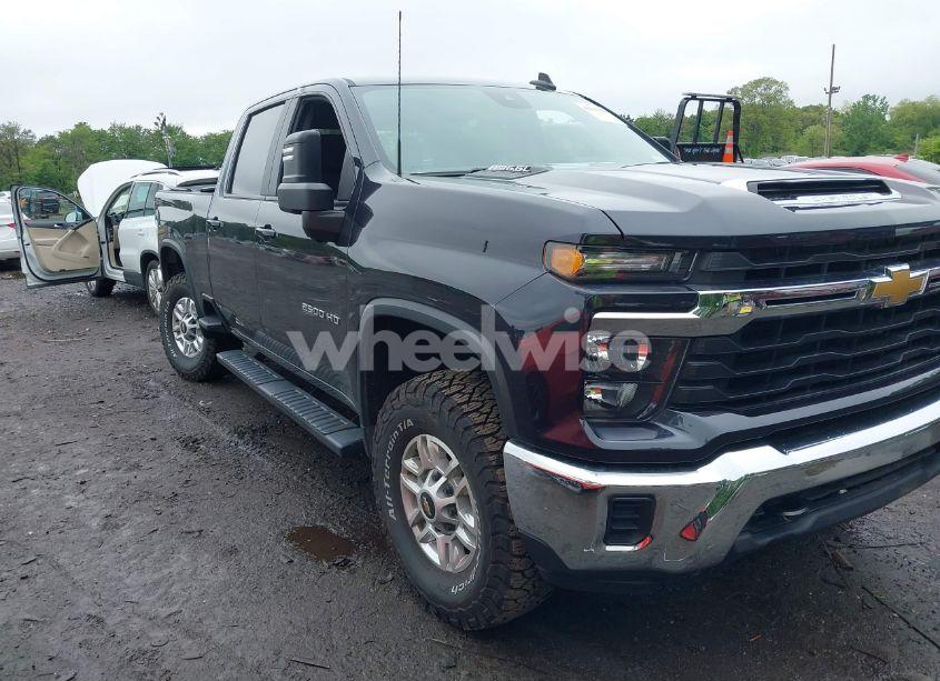 Photo 13 of 2024 Chevrolet Silverado 2500HD 4WD STANDARD BED LT (VIN 2GC4YNE77R1108226)