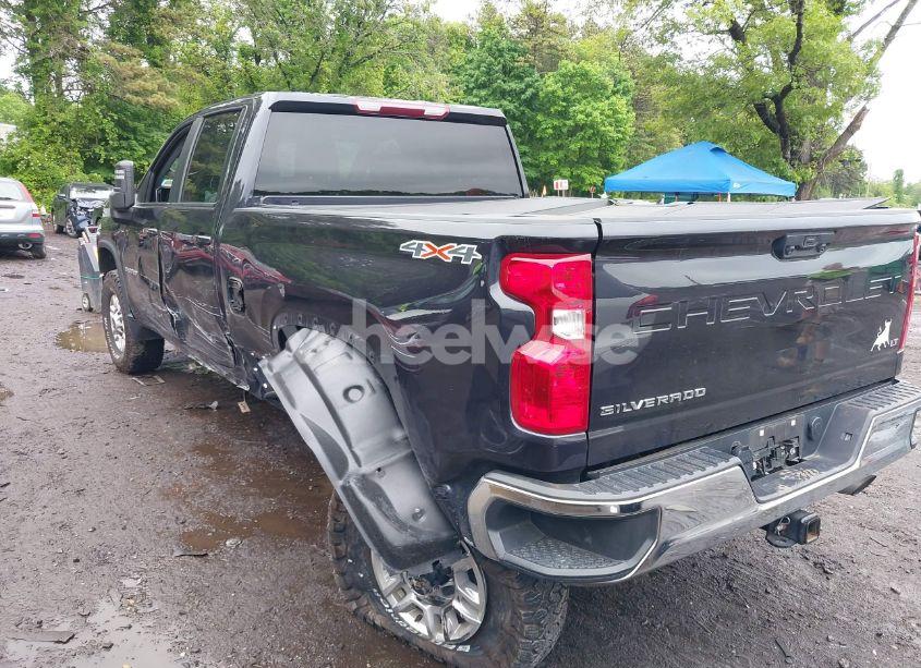 Photo 3 of 2024 Chevrolet Silverado 2500HD 4WD STANDARD BED LT (VIN 2GC4YNE77R1108226)