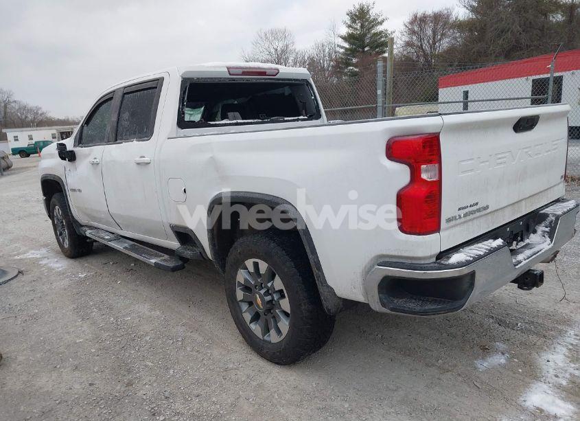 Photo 3 of 2024 Chevrolet Silverado 2500HD 4WD STANDARD BED LT (VIN 2GC4YNE79R1222339)