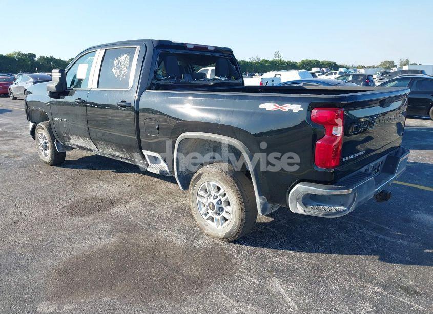 Photo 3 of 2022 Chevrolet Silverado 2500HD 4WD STANDARD BED LT (VIN 2GC4YNEY1N1246413)