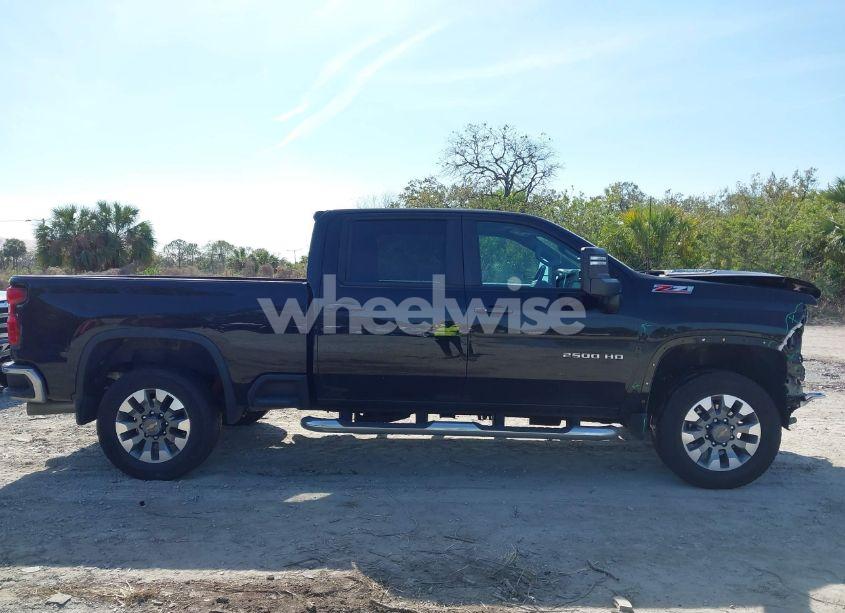 Photo 13 of 2022 Chevrolet Silverado 2500HD 4WD STANDARD BED LT (VIN 2GC4YNEY2N1202128)