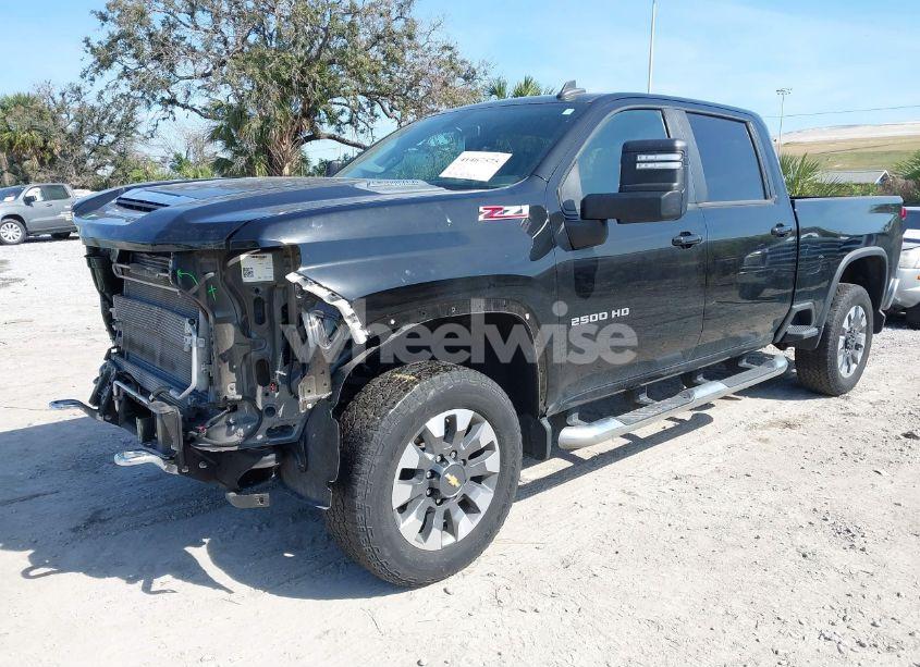 Photo 2 of 2022 Chevrolet Silverado 2500HD 4WD STANDARD BED LT (VIN 2GC4YNEY2N1202128)