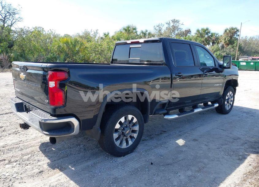 Photo 4 of 2022 Chevrolet Silverado 2500HD 4WD STANDARD BED LT (VIN 2GC4YNEY2N1202128)