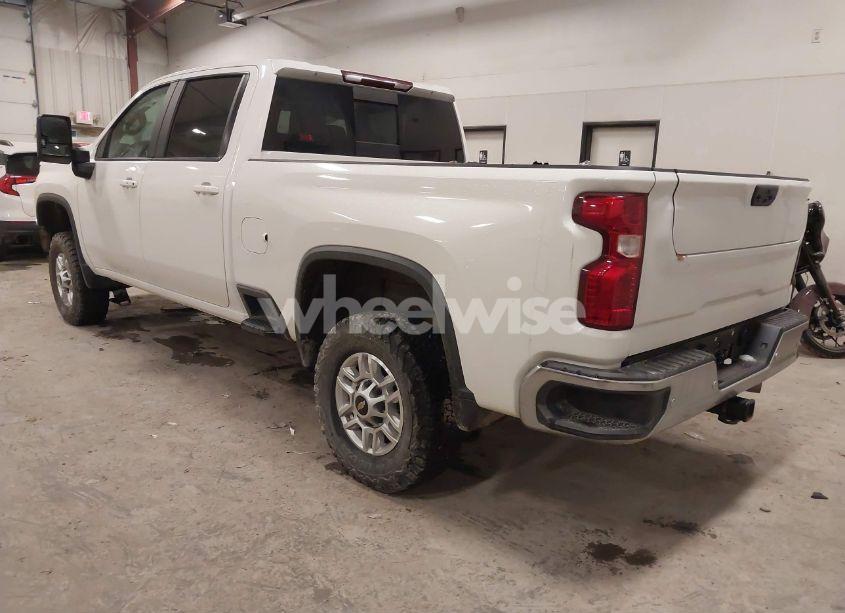 Photo 3 of 2022 Chevrolet Silverado 2500HD 4WD STANDARD BED LT (VIN 2GC4YNEY3N1209377)