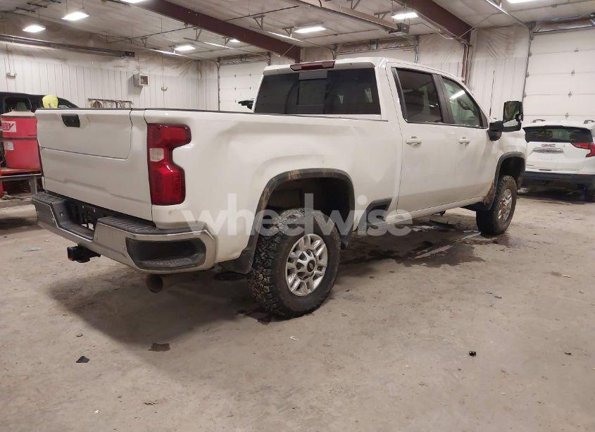 Photo 4 of 2022 Chevrolet Silverado 2500HD 4WD STANDARD BED LT (VIN 2GC4YNEY3N1209377)