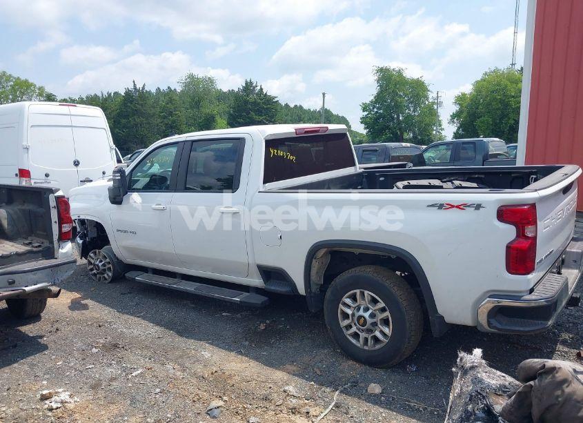 Photo 15 of 2024 Chevrolet Silverado 2500HD 4WD STANDARD BED LT (VIN 2GC4YNEY3R1230011)