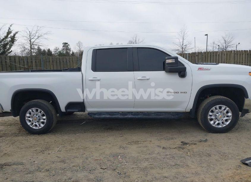 Photo 13 of 2022 Chevrolet Silverado 2500HD 4WD STANDARD BED LT (VIN 2GC4YNEY4N1225880)
