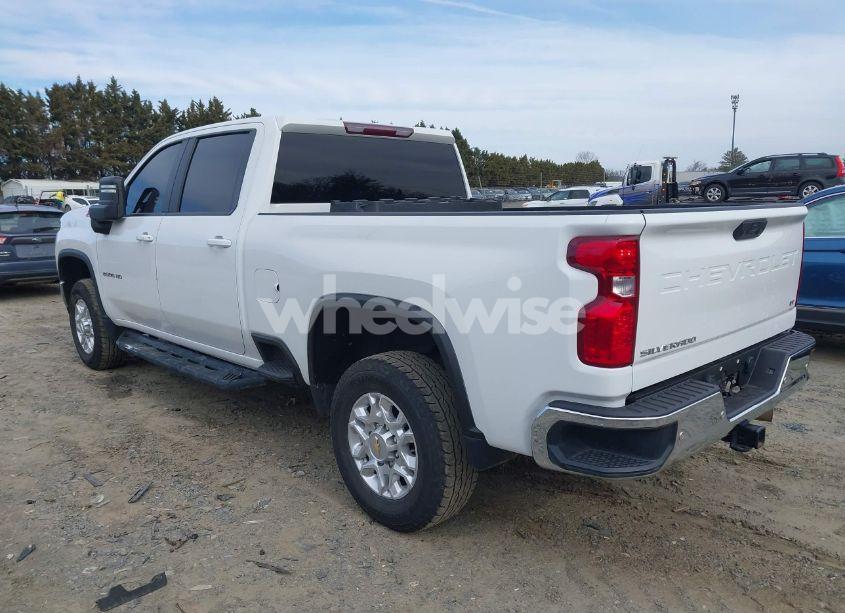 Photo 3 of 2022 Chevrolet Silverado 2500HD 4WD STANDARD BED LT (VIN 2GC4YNEY4N1225880)