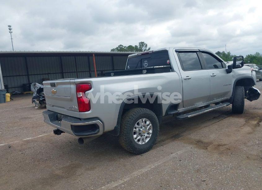 Photo 4 of 2022 Chevrolet Silverado 2500HD 4WD STANDARD BED LT (VIN 2GC4YNEY7N1227624)