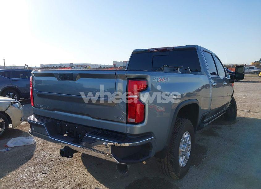 Photo 4 of 2024 Chevrolet Silverado 2500HD 4WD STANDARD BED LTZ (VIN 2GC4YPEY1R1107948)