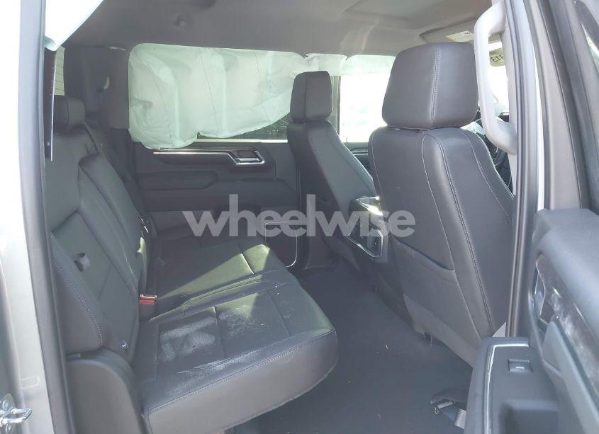 Photo 8 of 2024 Chevrolet Silverado 2500HD 4WD STANDARD BED LTZ (VIN 2GC4YPEY1R1107948)